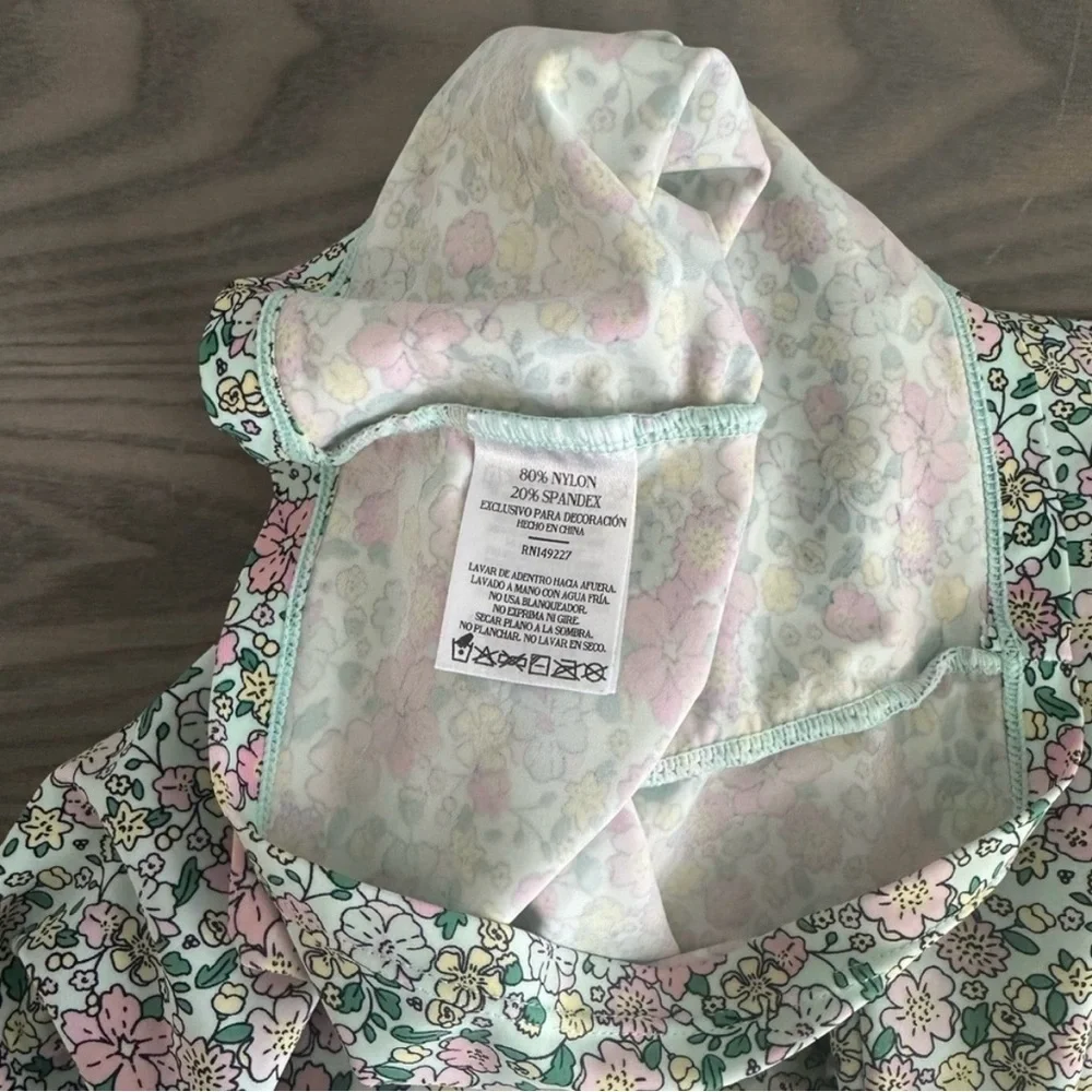 SHADE CRITTERS GIRLS FLORAL TWO PEICE RASHGUARD
